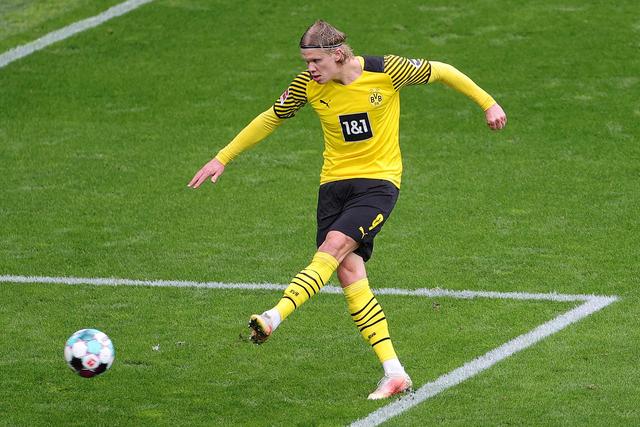 并在防守端 并在防守端