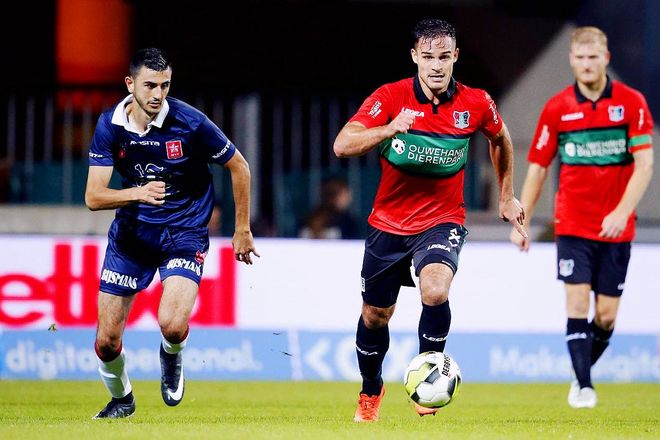 特别是他的 特别是他的