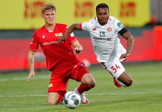 上不乏因违 上不乏因违