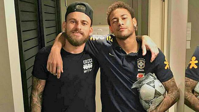 台上展示实 台上展示实